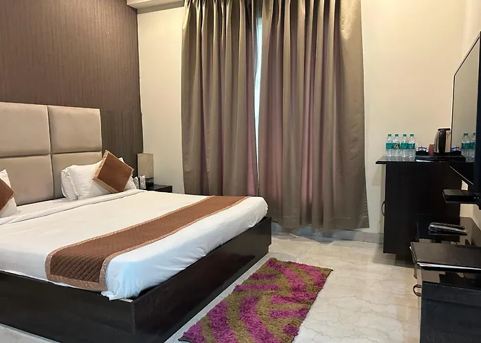 Hotel Idhayan Palace Vrindavan