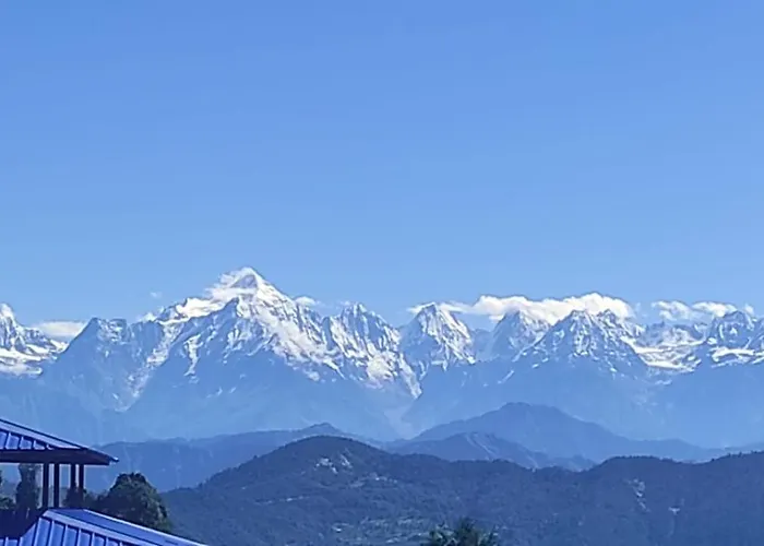 Hotel Himshikhar Chaukori