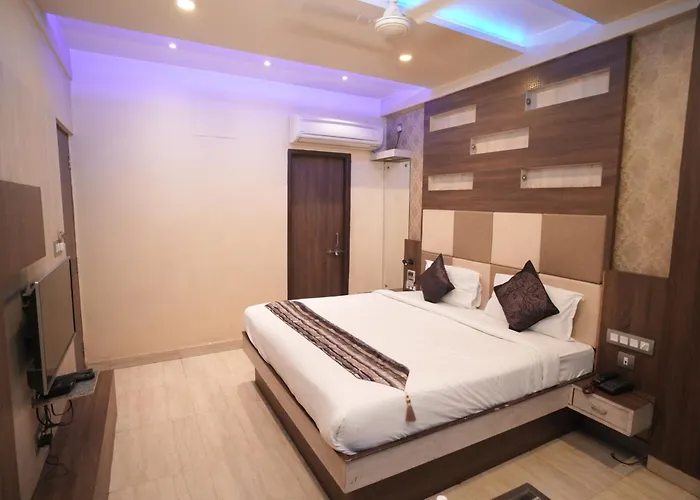 Hotel Rajkamal Near Varanasi Railway Station