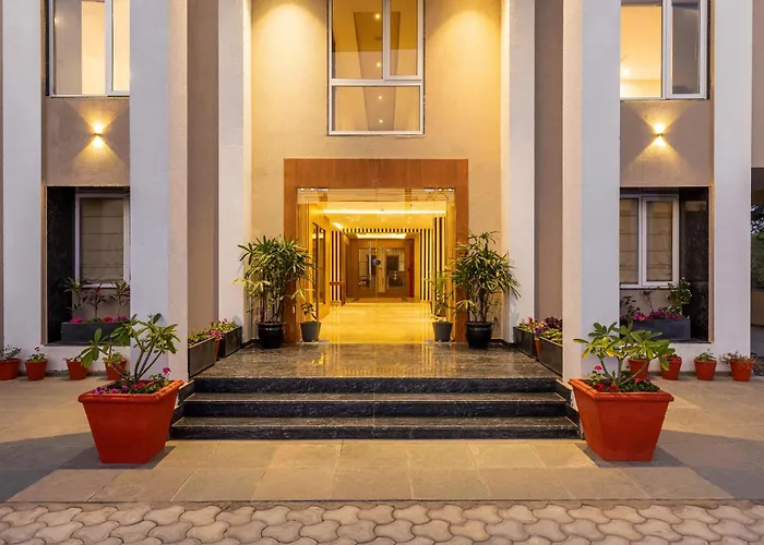 Seasons Sajjangarh Hotel Udaipur