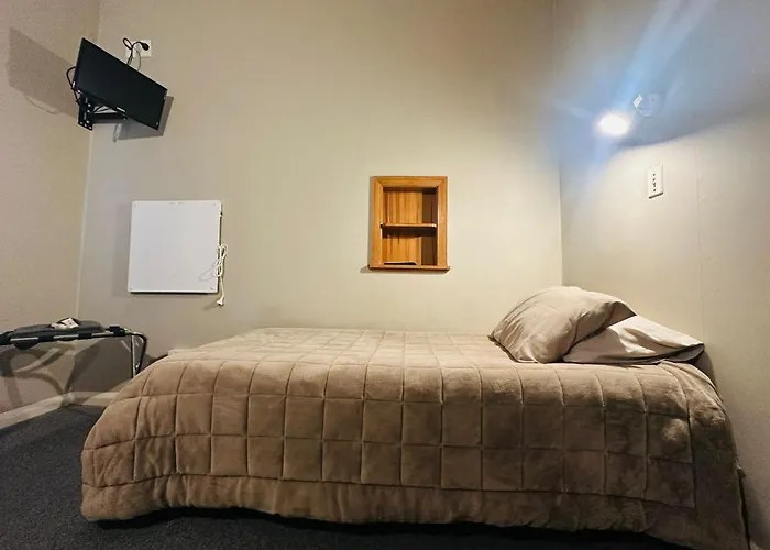 Merrylees Budget Hotel Dannevirke