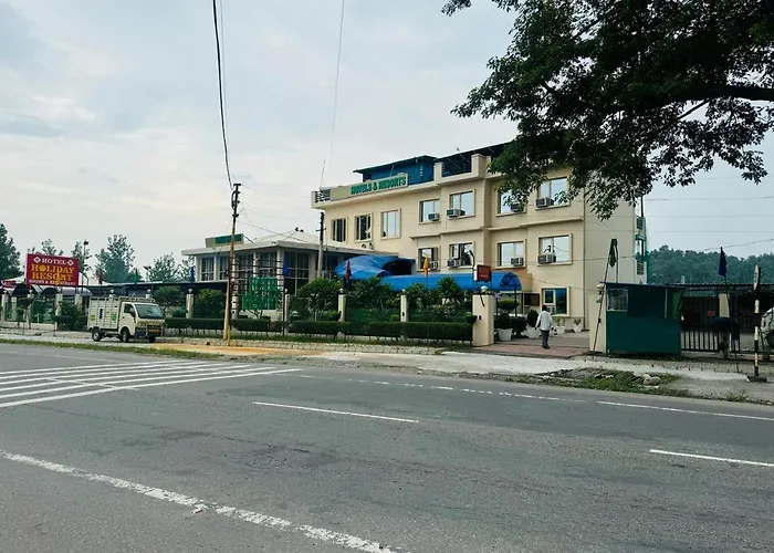 Hotel Holiday Resort Paonta Sahib