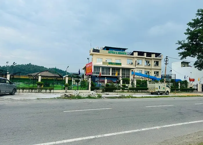 Hotel Holiday Resort Paonta Sahib
