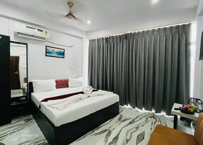 Hotel Vinayak Plaza Varanasi