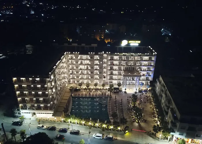 Hotel Amelia Mare Golem 
