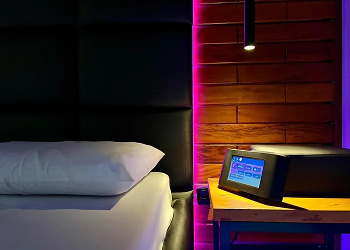 Amy Motel Embu
