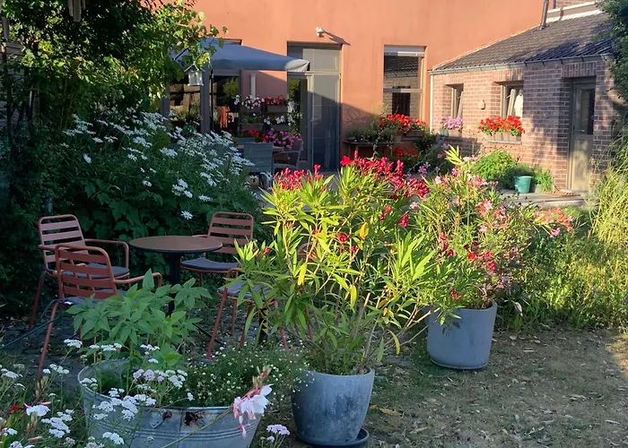 T Nest van Heeden Menen