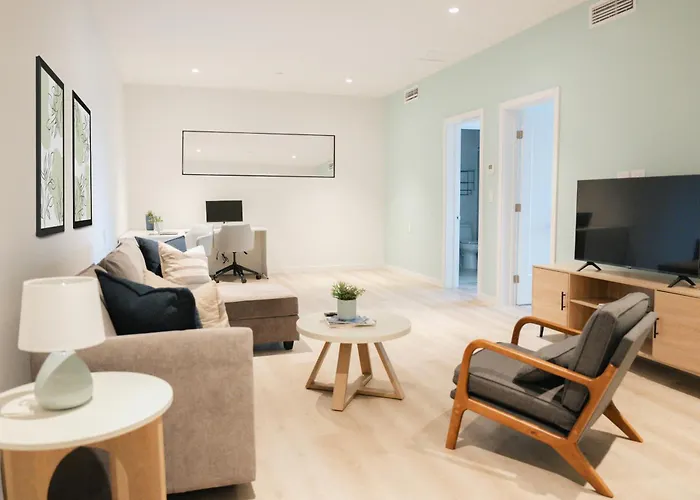 Governors Village - 1,2,3 & 4 Bedroom Apartments On Seven Mile Beach Corridor George Town