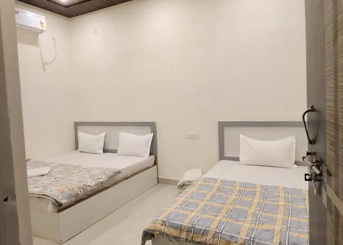 Pawan Dham Hotel Vrindavan