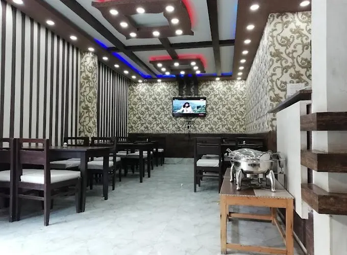 Hotel Royal Velvet Srinagar