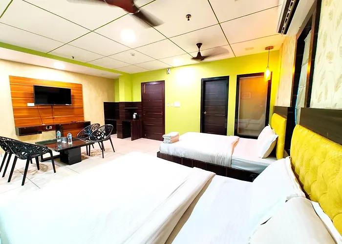 Hotel Royal Crown Puri - A Royal Stay - Fully Air Conditioned With Great Location - Best Seller