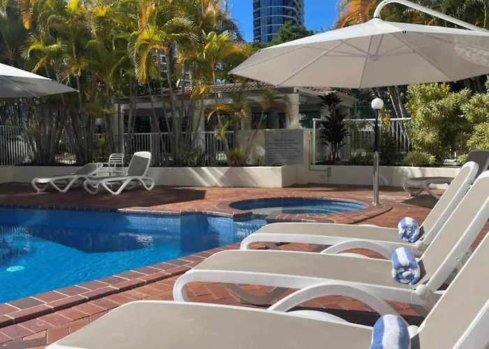 The Crest Apartments - Main Beach Gold Coast