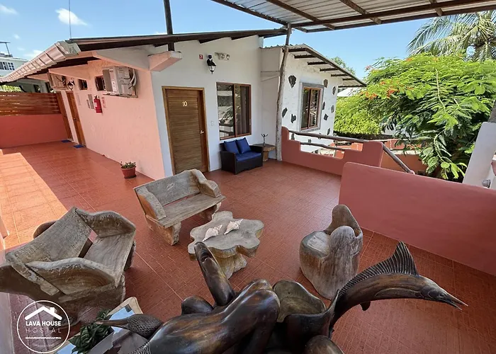 Lava House Hostal Puerto Ayora 
