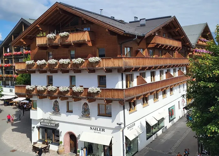 Tiroler Weinstube Aparthotel Seefeld in Tirol