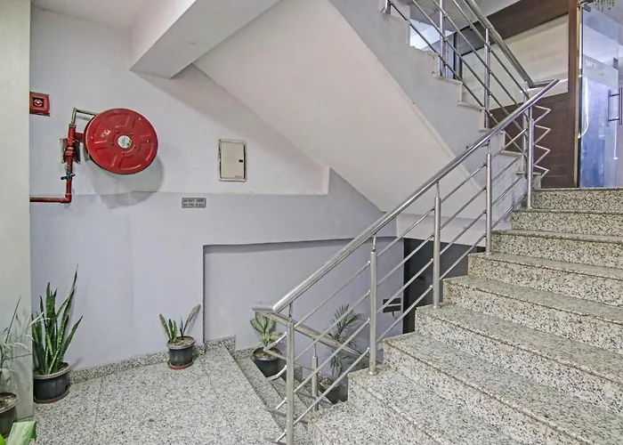 Oyo Flagship Hotel Metro Star Near Lotus Temple New Delhi