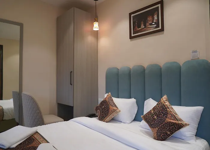 Hotel Anant Inn Varanasi