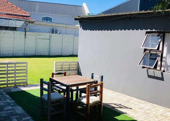 T H Royale Guesthouse Port Elizabeth
