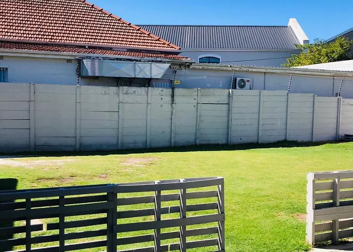 T H Royale Guesthouse Port Elizabeth