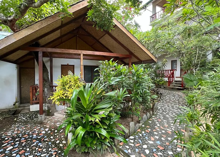 Golden Monkey Beach Hotel El Nido
