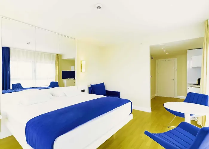 Orbi Twin Towers Aparthotel With Sea View Batum