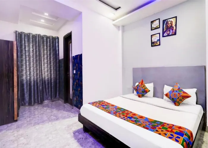 Hotel Season Grand Couple Friendly Pitampura Metro Station Delhi 