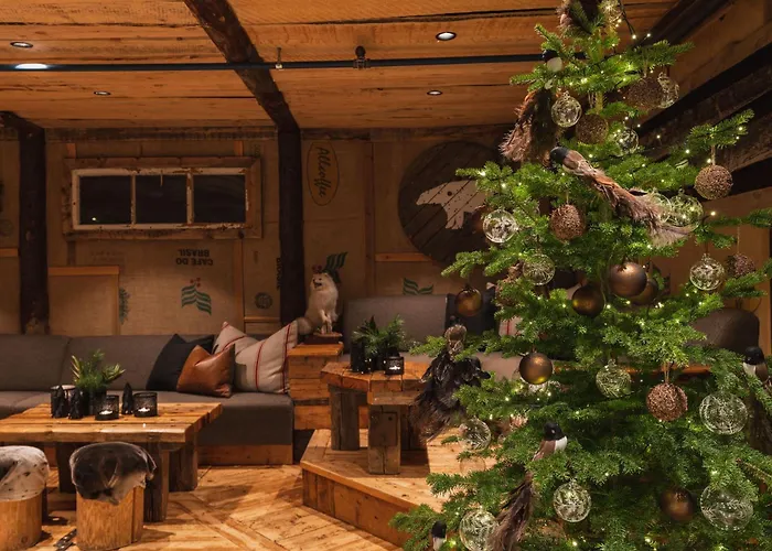 Basecamp Hotel Longyearbyen
