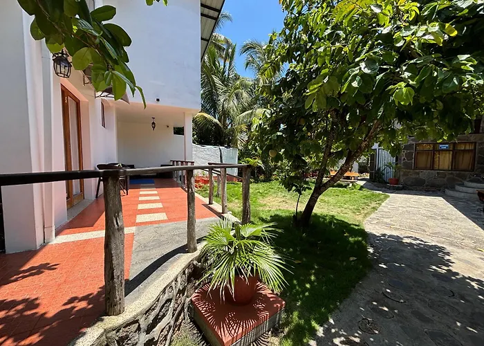Lava House Hostal Puerto Ayora 