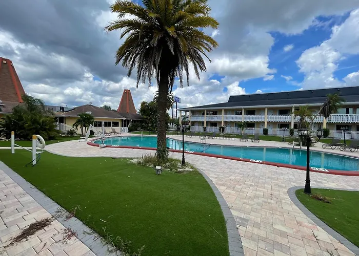 Rodeway Inn Holiday