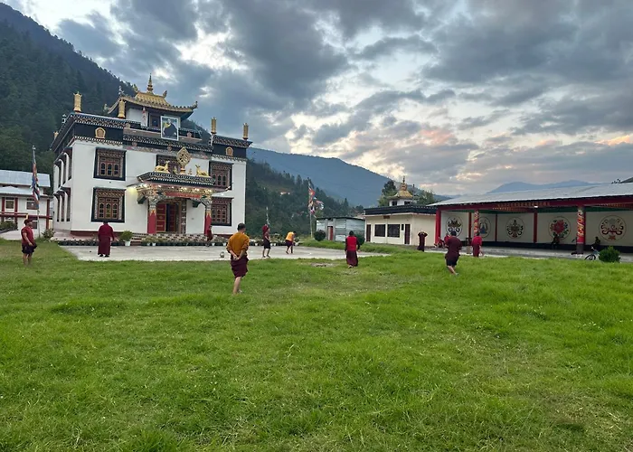 Pema Dekey Monastic Guest House Dirang