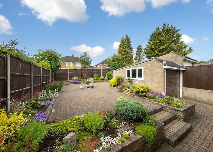 Beaconsfield House, Modern, Recently Refurbished, Self Check-In, Near Luton Airport Hotel