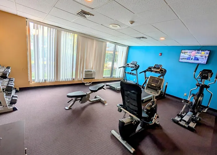 Fairmount Inn & Suites - Stroudsburg, Poconos Delaware Water Gap
