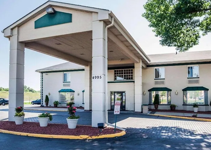 Quality Inn & Suites Des Moines - Merle Hay Road
