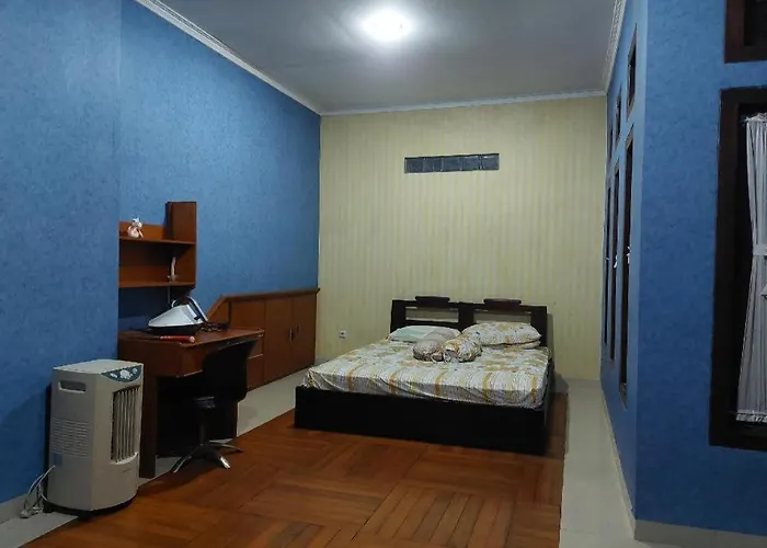 Dewi House Pondok Hijau Parongpong Bandung 1