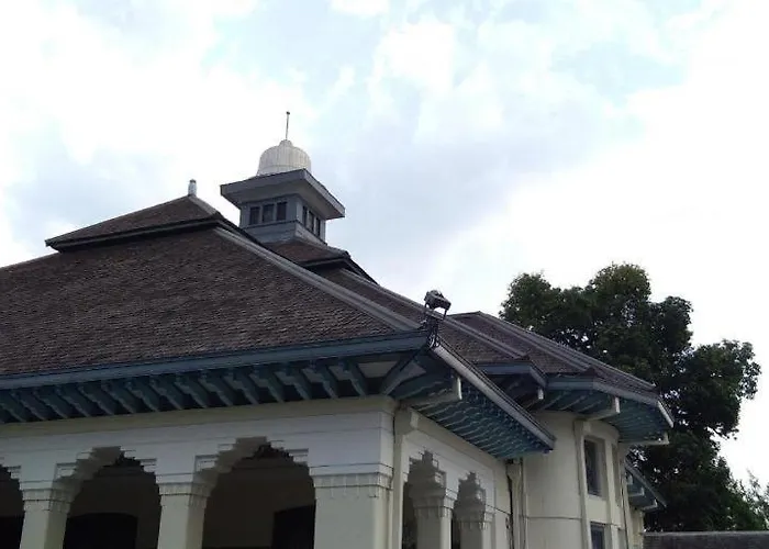 Spot On 2821 Griya Kawula Syariah Hotel Surakarta 