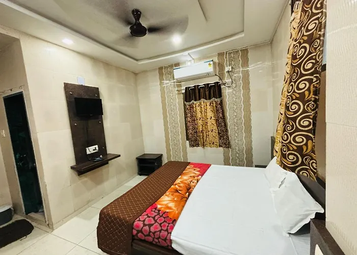 Hotel Shree Nath - 200 Meters From Dwarkadhish Temple