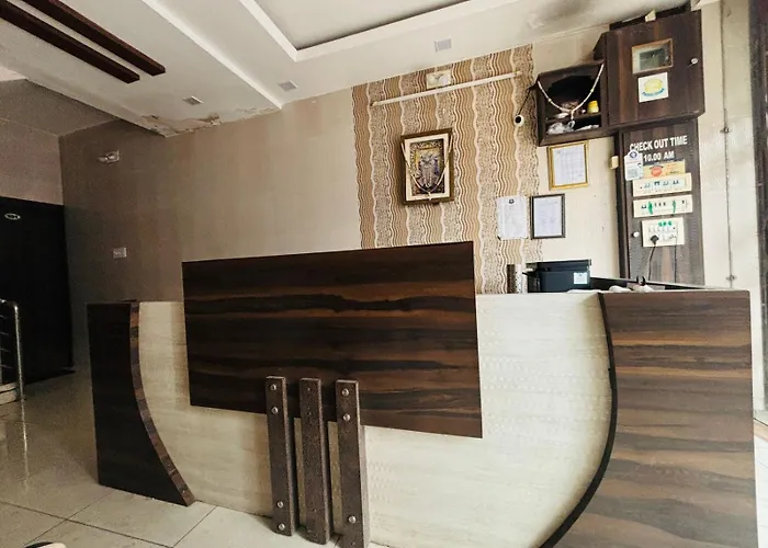 Hotel Shree Nath - 200 Meters From Dwarkadhish Temple