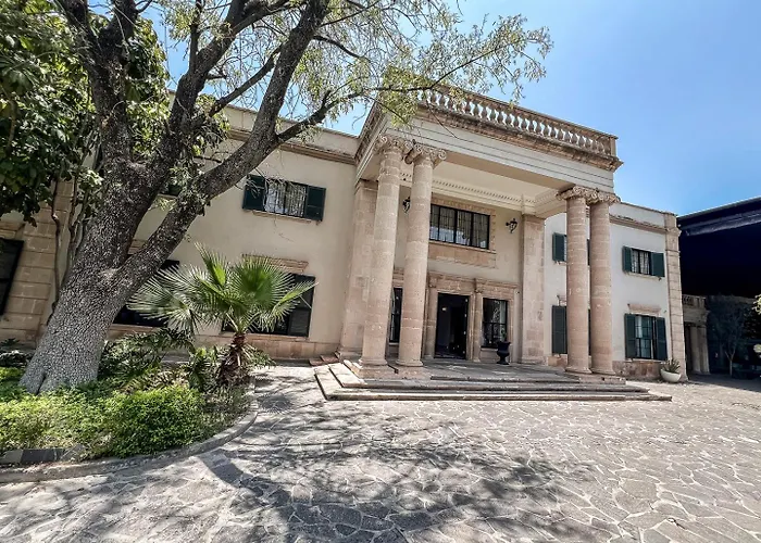 Hotel Mansión E. Borbón León