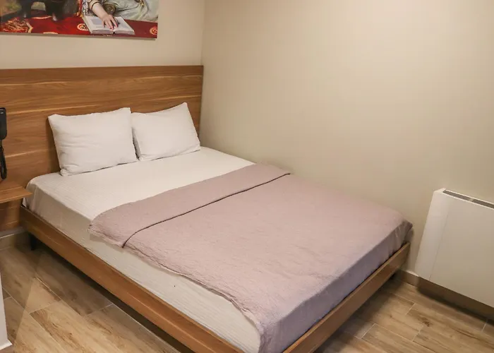 Şenyıldız Hotel İzmir