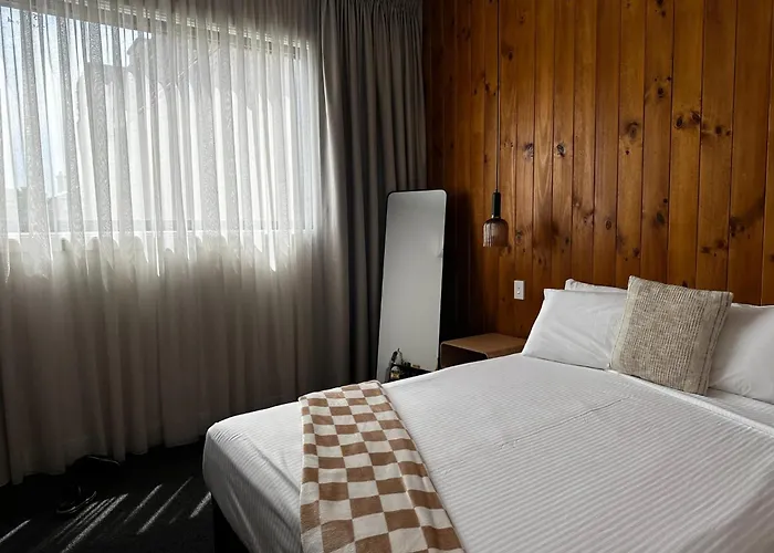 The Sherwood Hotel Lismore