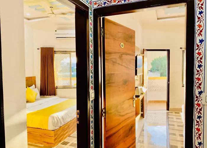 Hotel Vallabh A Lake Facing Balcony Udaipur