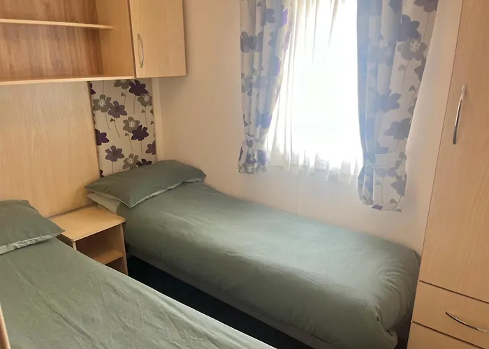 Red Deer Village Holiday Park - 3 Bedroom, Self-Catering Holiday Home Stepps