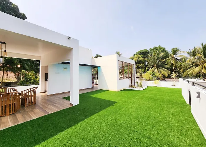 The Elegance Hotel Kalutara