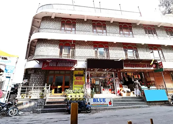 Goroomgo Mall Road Abhinandan Mussoorie - Free Wi-Fi & Restaurant With Luxury And Spacious Room - Perfect Location