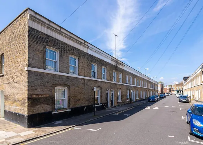 Bright Spacious Double Bedroom London