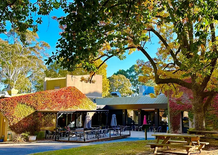 The Grand Oaks Hotel Beechworth