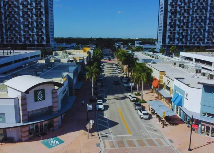 Casa Amor - Beach Club, Gym, Sauna, Free Parking, Near Airport Doral