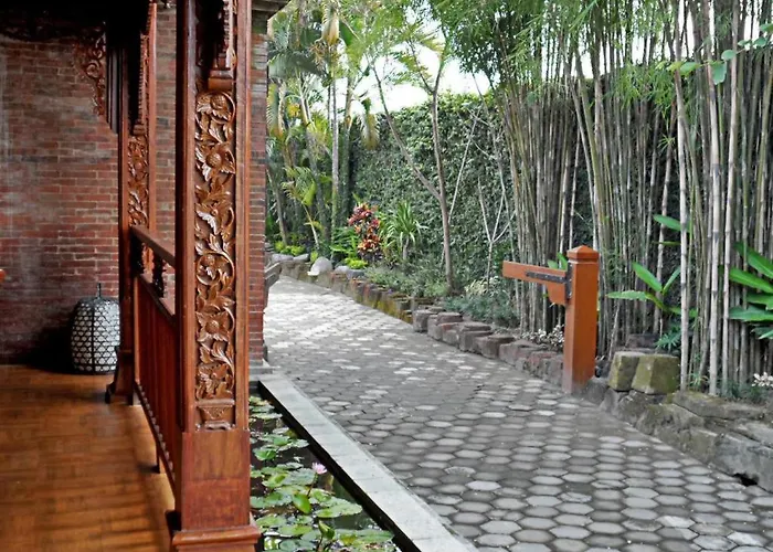 The Edelweiss Hideaway Villa Solo