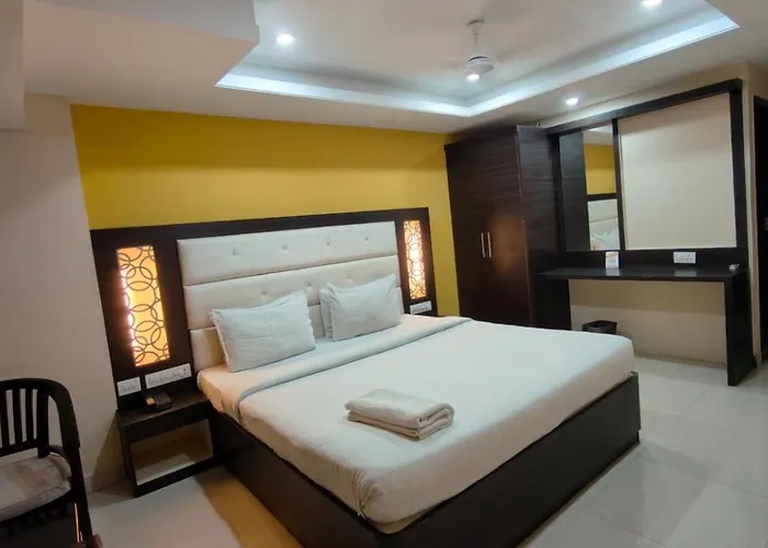 Pph Living Tricolours Hotel Gandhipuram Coimbatore