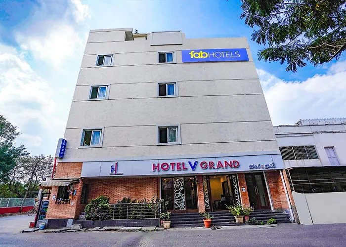 Fabhotel V Grand - Vijayawada Railway Station - 900M
