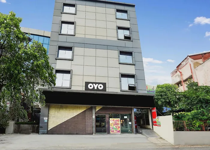 Hotel O Flagship Jai Shri Krishna Raipur 